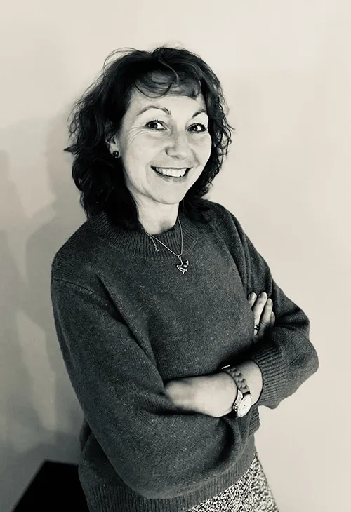 photo-profil-noir-et-blanc-Muriel-DOUCERET